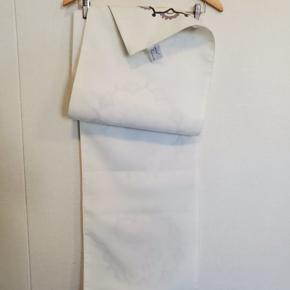 Table runner. Measures about 70 x 14 inches. - Picture 3 of 4